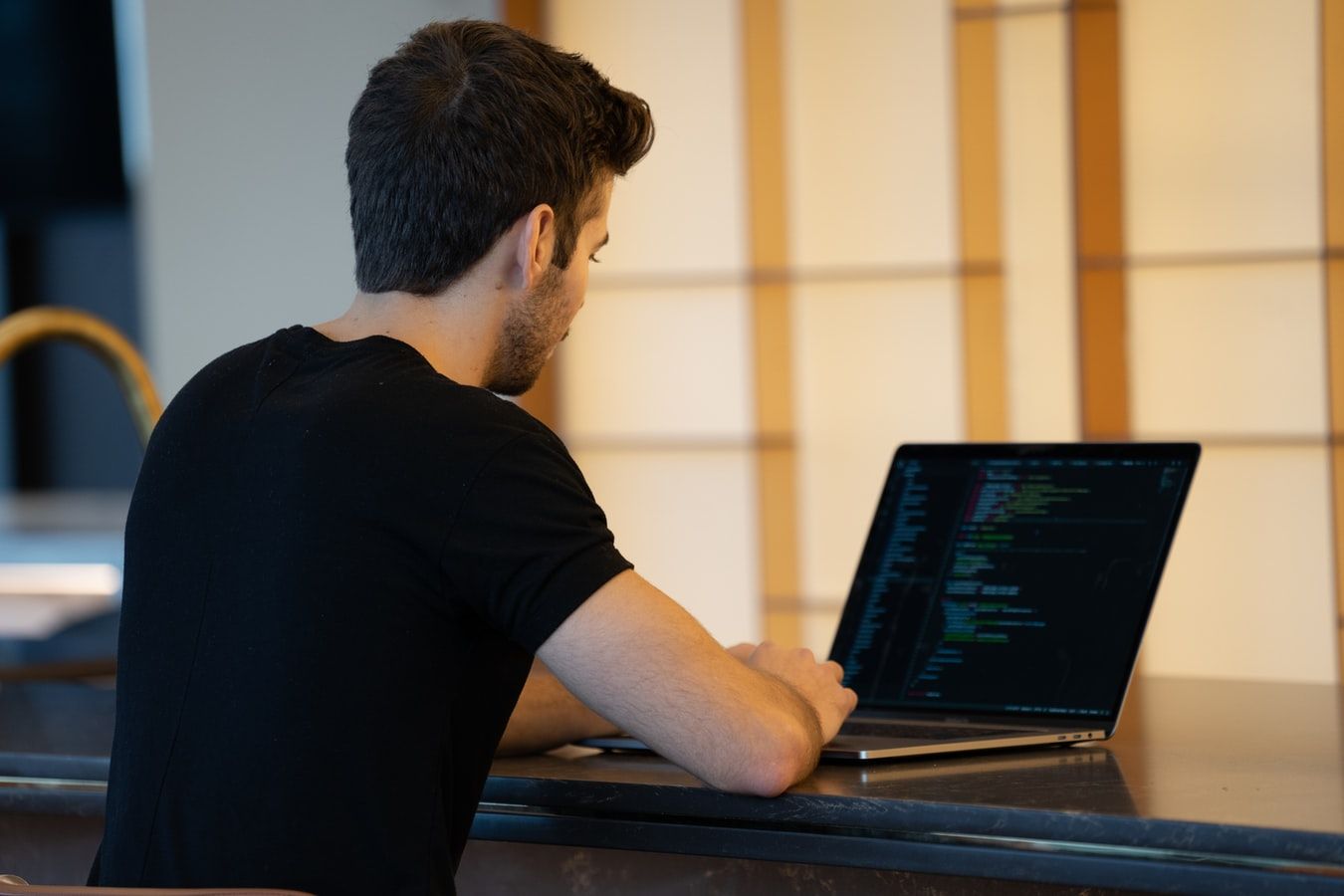 ¿Como iniciar en la programación? Descubre cuáles son los consejos más importantes